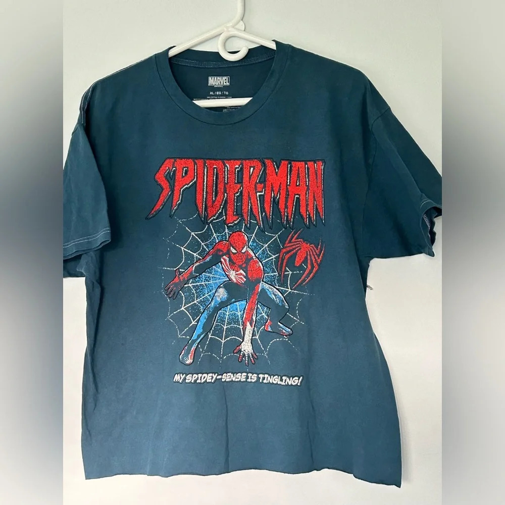 Marvel Spiderman top raw hem XL